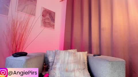 AngiePirs online show from March 27, 11:38 pm