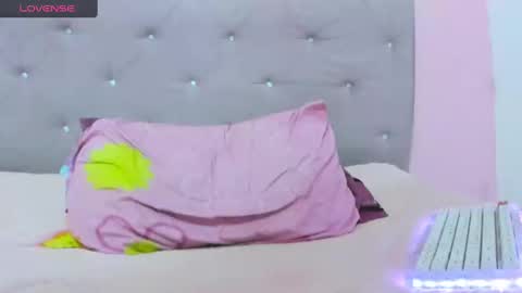 aniaross18 online show from March 1, 12:39 am