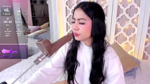 aniie_west online show from February 10, 1:01 pm