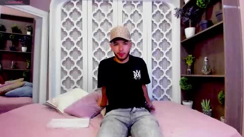 aniie_west online show from February 7, 12:28 pm