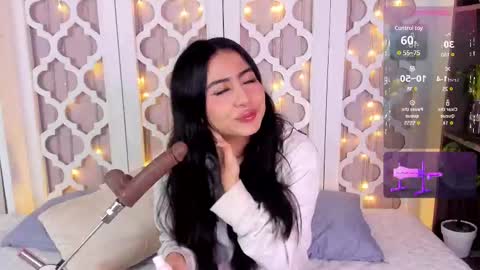 aniie_west online show from February 17, 12:16 pm