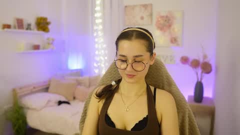 Anita Grey online show from December 2, 8:00 pm