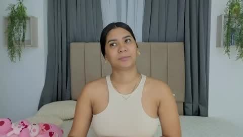 anittafoxx online show from May 2, 9:40 pm