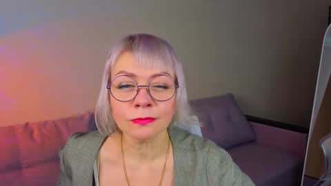 ann_annise online show from February 20, 9:44 am