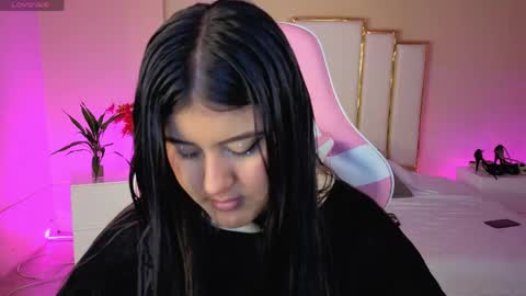 Anna online show from April 17, 1:13 pm