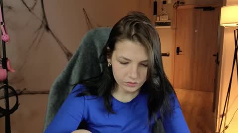 Anna online show from November 5, 6:35 pm