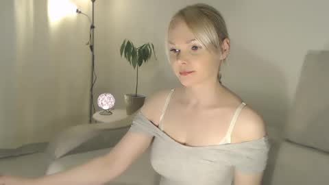 Annett online show from February 10, 5:09 pm