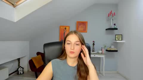 annewilsonn online show from November 4, 12:10 pm