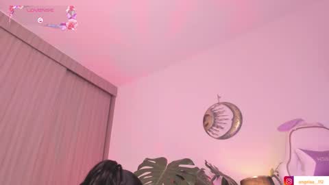 Angel online show from November 19, 6:19 pm