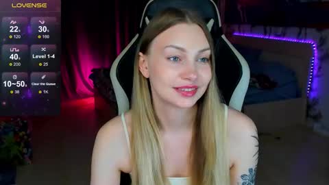 Annie online show from December 5, 3:13 pm