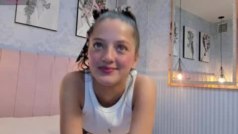 annie_cute18 online show from November 21, 10:56 pm