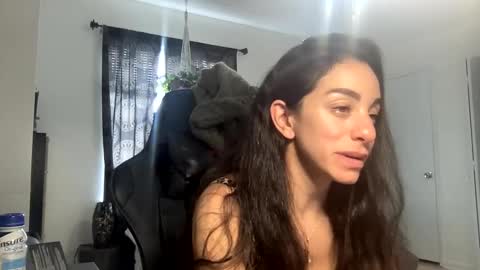 Snapshot of annie_xxx111 chatting on December 9, 7:18 pm annie_xxx111 online show from December 9, 7:18 pm