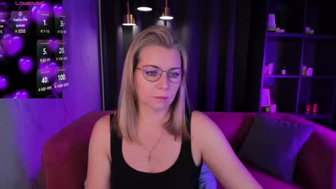 Annie online show from March 4, 6:04 am