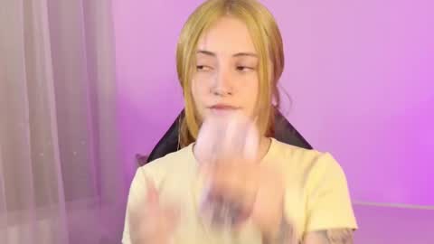 Annie online show from April 14, 2:22 am