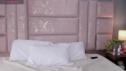 Annie online show from November 16, 1:11 pm