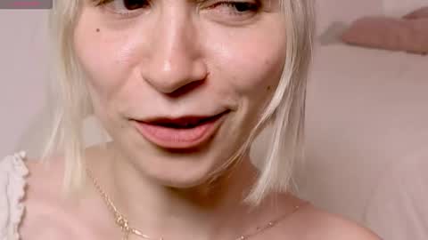 annietinky online show from November 21, 2:13 am