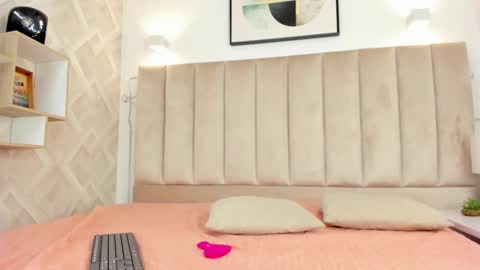 Annie Queen online show from November 16, 2:13 am