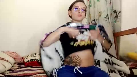 1AngiieMora999 online show from December 31, 3:34 am