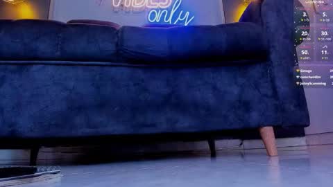 anny_loves online show from November 7, 7:08 pm