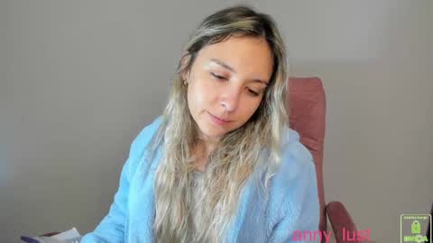 Issabela online show from November 13, 12:15 pm