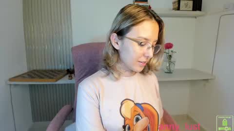 Issabela online show from March 27, 1:45 pm