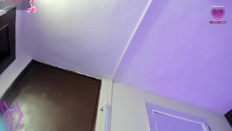 Anny online show from April 18, 7:58 pm