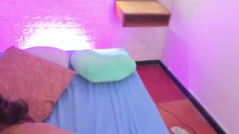 Annyluna online show from December 2, 9:15 pm