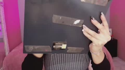 AnnyXhot online show from March 5, 12:11 pm