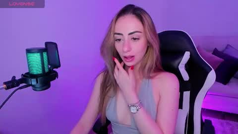 Anthonela online show from October 24, 11:45 pm