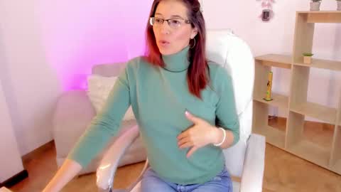 Snapshot of antoneella__ chatting on February 25, 12:05 pm Antonella online show from February 25, 12:05 pm
