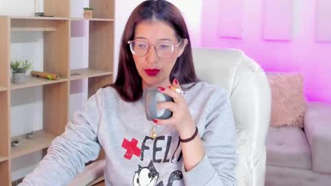 Snapshot of antoneella__ chatting on October 3, 12:21 pm Antonella online show from October 3, 12:21 pm