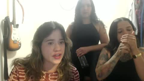 antonella_2000 online show from June 18, 12:01 am
