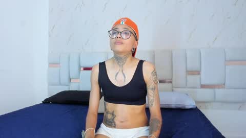 antony_d_ossa online show from April 15, 6:14 am