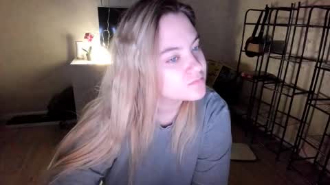 appleyummybuns online show from October 30, 7:04 pm