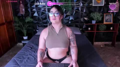 apprilfoxx online show from October 30, 5:36 pm