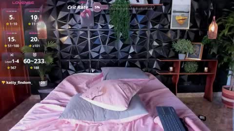 Snapshot of appril_foxx chatting on October 22, 6:13 pm apprilfoxx online show from October 22, 6:13 pm