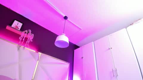 April online show from March 14, 1:23 pm