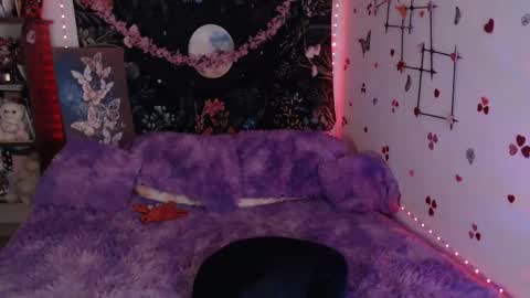Snapshot of april_l6 chatting on March 4, 5:45 pm april_l6 online show from March 4, 5:45 pm