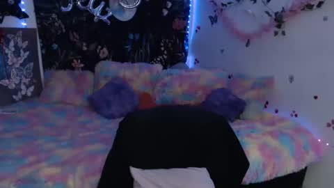 april_l6 online show from February 28, 11:15 pm