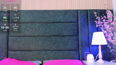 april_thompsonn online show from April 1, 1:41 pm