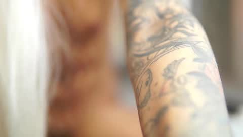 Laura online show from March 19, 7:29 pm