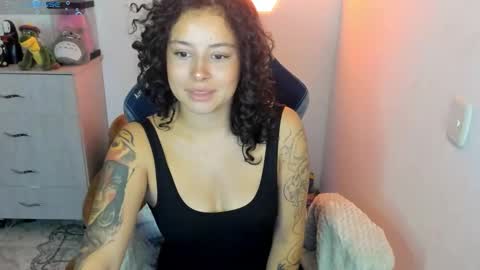 Snapshot of aqua_emilly chatting on October 20, 10:46 pm aqua emilly online show from October 20, 10:46 pm