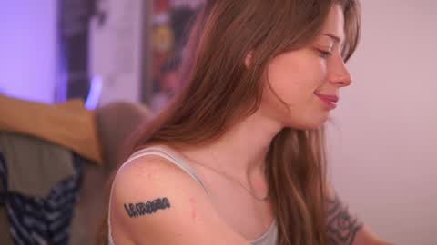 Snapshot of aqua_sultry chatting on December 18, 10:08 am aqua_sultry online show from December 18, 10:08 am