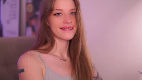 Snapshot of aqua_sultry chatting on December 9, 10:43 am aqua_sultry online show from December 9, 10:43 am