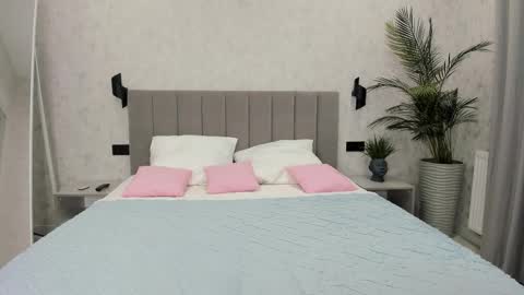 Lina online show from September 30, 9:15 am