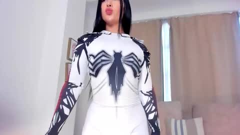 Ari online show from October 31, 4:33 pm