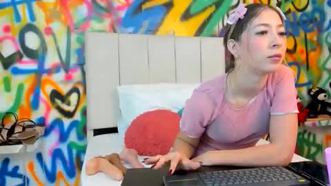 aria online show from March 5, 12:45 pm