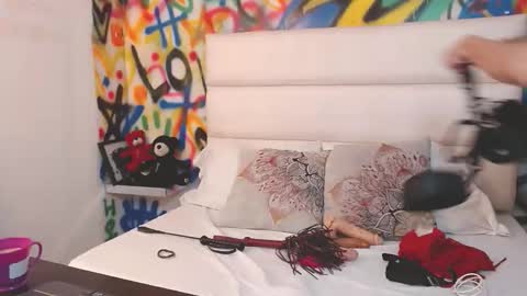 aria online show from December 18, 11:48 am