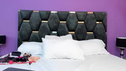 aria online show from April 5, 3:44 pm