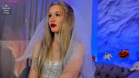 aria_mila online show from October 30, 11:22 am